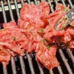 焼肉 牛者 - 牛丼あたま、焼くところ