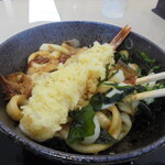うどん・そば 吉平 - 箸でかき混ぜる