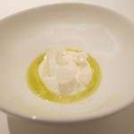 カンテサンス - 塩とオリーブオイルが主役★山羊乳のバヴァロワ★