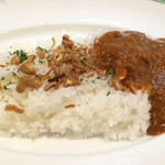 カレークラブ キユイエール・
          酸味の効いたカレーとガーリックライスのハーモニー