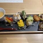 鮨ト酒肴 富かわ - 前菜八寸　全部美味しい酒泥棒