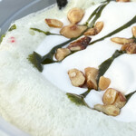 フードトラック（レッド） - スペシャルドリンク（ピスタチオ パンナコッタ ア モンドミルク）