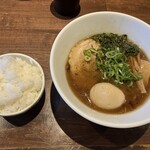 麺や いかり - 魚介醤油らぁめん 半ライス