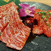 焼肉ダイニング MEGUMI 本店 - 特上カルビとサガリ
