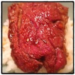 武石 - 上ロース。見るからに柔らかく旨そうだが、口に入れた時のそれは、その想像の遥か上を行くもの