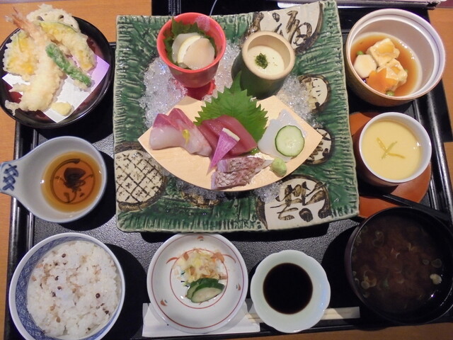 Kisoji Higashikariyaten