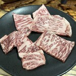 焼肉 初栄 - ロース