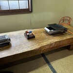 焼肉 初栄 - 店内