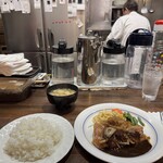 西洋料理 たじま - ランチ全景と店内