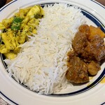 ぽるこネ。 - ブテコ定食(ラム)  アチャ(野菜サラダ)はパリポリの大根とピーマン。バスマティライスはちょい硬めの炊き上がりなれどパサつきなし。ラムのブテコ(炒め物)はホロホロ。それぞれ美味いが混ぜると更に美味い！