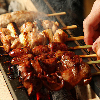 鮮度が良い大山鶏をていねいに1本1本、焼き上げています