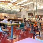 WPÜ CAFE - ■店内