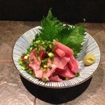 とち屋 - 本マグロのブツ　890円とリーズナブル