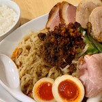 メンドコロ 天鳳 - ごちそう担担麺(1450円)、ライス(150円)。
      