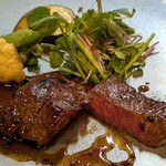 小菜一碟 - 和牛イチボのステーキ ピリ辛豆鼔ソース。