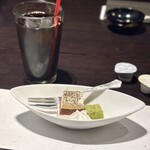 275129146 - アイスコーヒー　ミニケーキ　抹茶もち