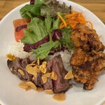 ビーフキッチンスタンド - ステーキ唐揚げ丼
