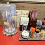 らーめん えにし - 卓上調味料