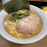 寿々喜家 - ラーメン（中盛＋ちゃーしゅー）