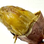 蔵出・焼き芋かいつか つくば店 - な、ナンじゃコリャぁ〜！！！
                                激あまーーーーー！！！SUGEE(ﾟДﾟ)EEEEE!!
                                そして蜜がねーーーっとり♡♡♡
                                ………( °ω°; )、、、激ウマ〜！！！