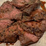 大衆ビストロ ジル 東京店 - 和牛ハラミのロースト