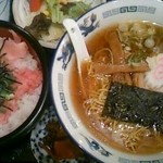 金太郎 - たぬきセット(ネギトロ丼)