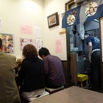 まるいち - こじんまりとした店内