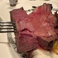 ロウリーズ・ザ・プライムリブ 恵比寿ガーデンプレイス店 - ダイヤモンド・ジム・ブレーディカットは、厚切りの醍醐味を味わえる！