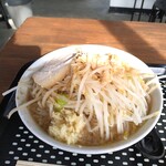 夢を語れ 鳥栖総本店 - 大ラーメン　ニンニク少な目、野菜マシ、アブラ少な目