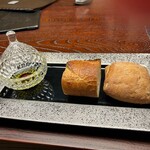 世界ジオパーク伊豆 繭二梁 - オリーブオイルとバルサミコをつけていただくパンたち