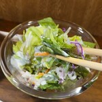 キッチン ブルー グローブ - サラタをいただき