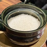 SATOブリアン七番 - 土鍋で炊きたてのごはんももちろん抜群の美味しさ