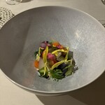 オルト - サラダの材料がQRで読み取れる。どれも新鮮で美味しい