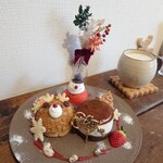 ケーキ＆ベイク ハチカフェ - 