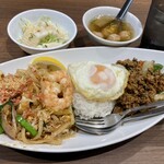 ガァウタイ - ガパオ＆バッタイセット1.320円（税込）