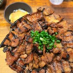 炭焼豚丼 豚野郎 - 
