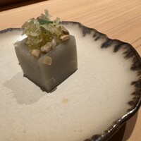 鮨 ラビス 大阪 ヤニック・アレノ - 胡麻豆腐ならぬアーティチョークの豆腐