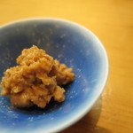 日本橋橘町　都寿司 - 縞海老の頭の殻の味噌和え1