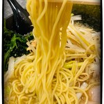 拉麺・呑み喰い処 伊八 - 麺リフト♫