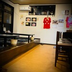 拉麺・呑み喰い処 伊八 - 店内