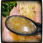 拉麺・呑み喰い処 伊八 - スープ♫