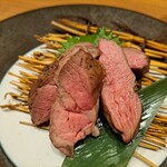焼鳥中毒 - コレも美味しかったが、この肉も岩塩と柚子胡椒。リクエストでマスタードを所望したら粒マスタードを添えてくれた。
