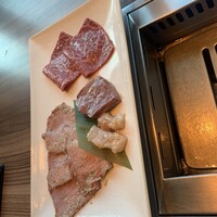 焼肉うしごろ 新宿三丁目店 - 