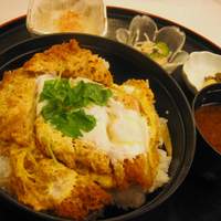 とんかつ まい泉 青山本店 - 黒豚上かつ重 (1420円)