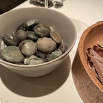 ルカンケ - 石の中に、一つパンが隠れてます。