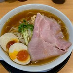 絢 - しょうゆ(味玉付)(1,000円)