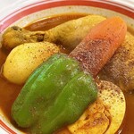 スープカレーq - チキン野菜¥1100内　50辛。うまい。スパイス強め。お肉ほろほろ。カレーは中辛が限界の同伴者が完食できる辛さ。