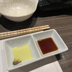 梅屋 - 薩摩黒鶏　鷄刺しのガーリックフレーバーオイル