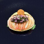 イル アオヤマ - 浜坂のせいこ蟹、味付けはビネガー、塩、オリーブオイルでトッピングにオシェトラキャビア