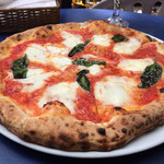 パルテノペ - マルゲリータ ナポリサイズ
      ブッファラ(水牛)モッツァレラにUPグレード